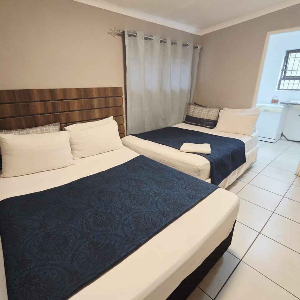 GALAXY BOSTON BELLVILLE Bed and Breakfast in Cape Town
