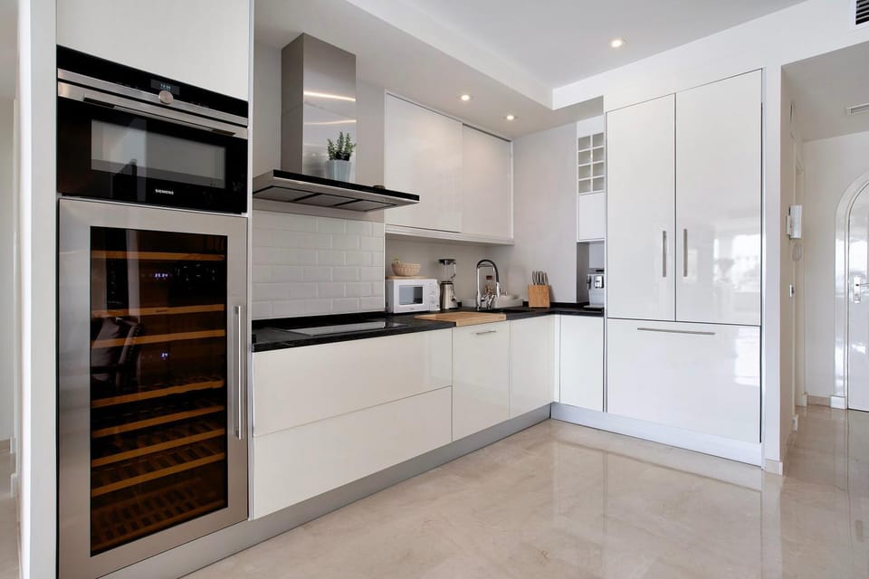 Kitchen or kitchenette, Living room