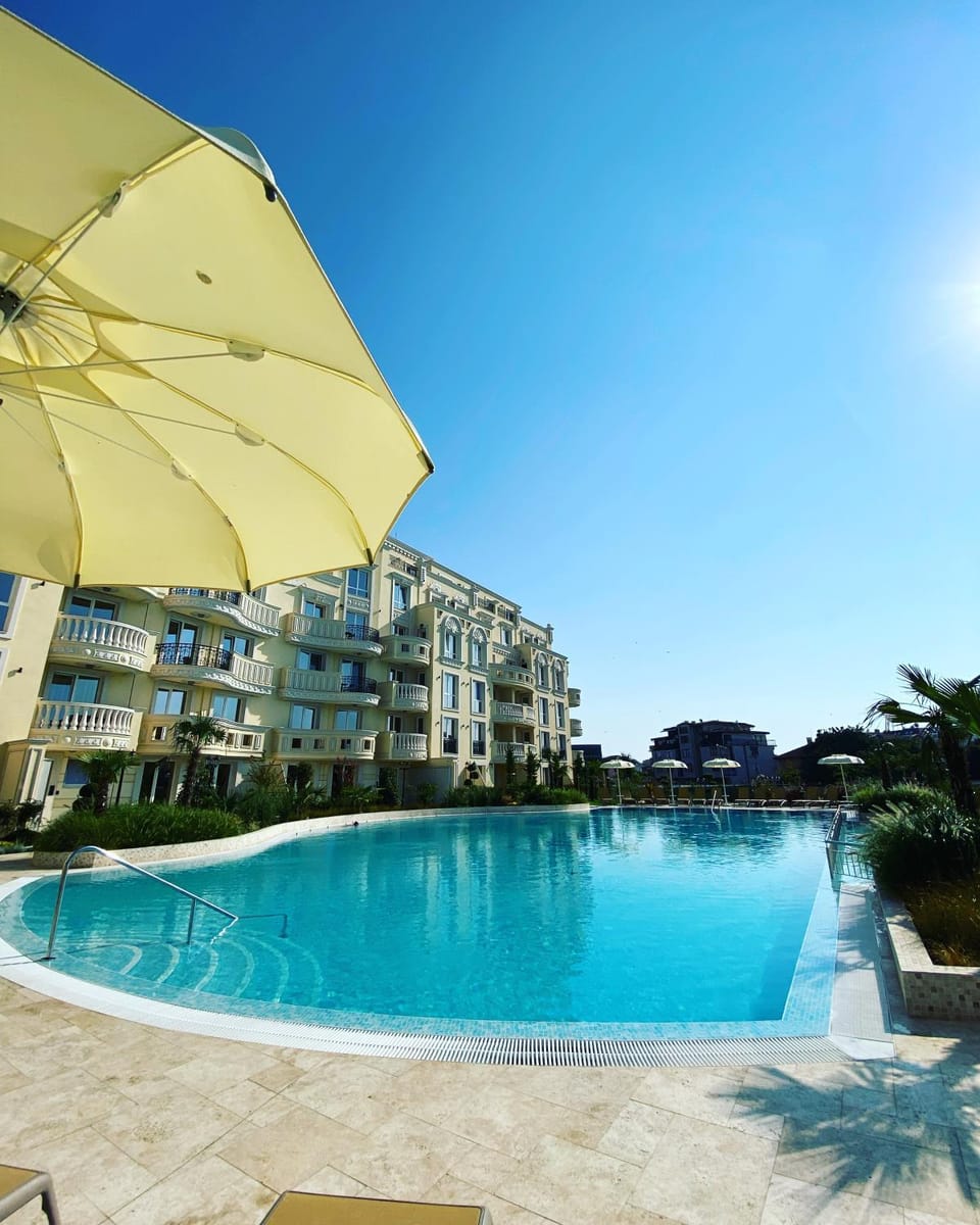 Property building, Pool view