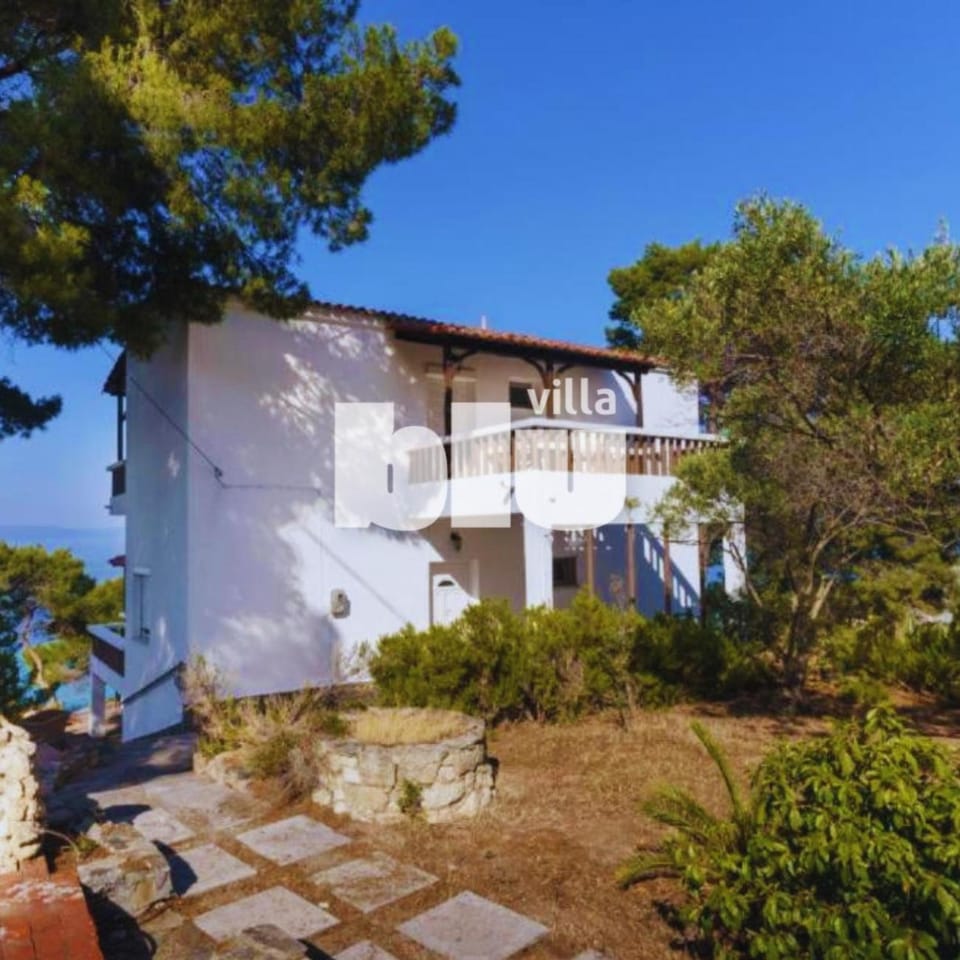 Property building, Natural landscape, Garden, Sea view