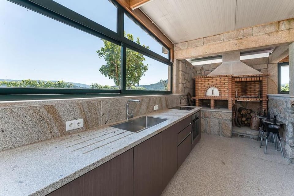 Fernandes Guest house Yellow Bungalow Chalet in Viana do Castelo District, Portugal