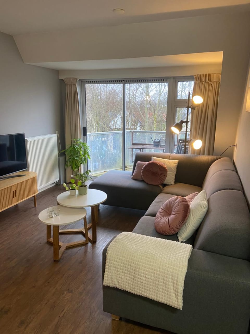 TV and multimedia, Seating area