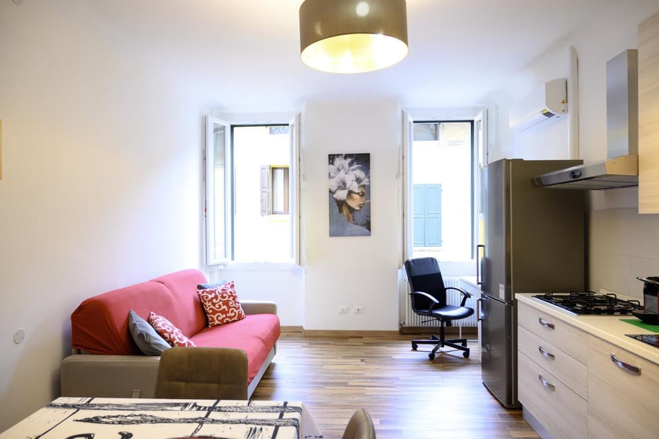 Elegante appartamento in Centro storico - Vista sul corso principale - Spazioso , WiFi veloce, posizione top Apartment in Friuli-Venezia Giulia