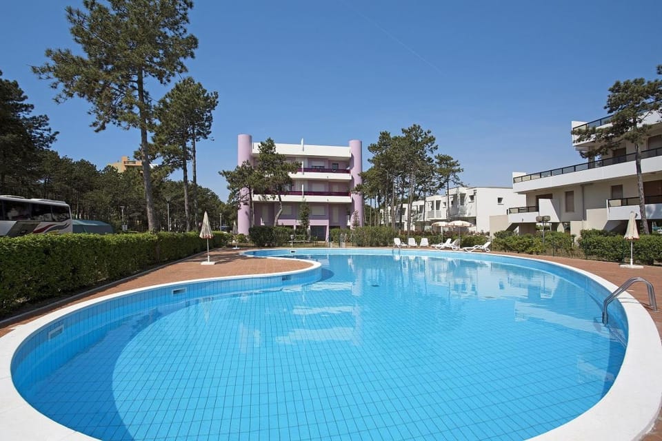Property building, Swimming pool
