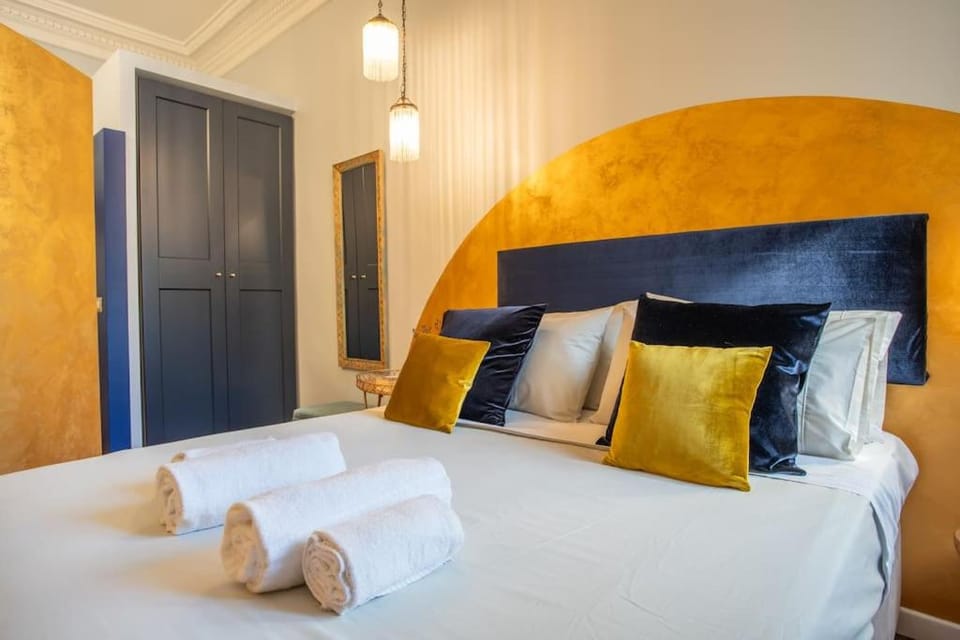Bed, Photo of the whole room, Bedroom, towels, wardrobe
