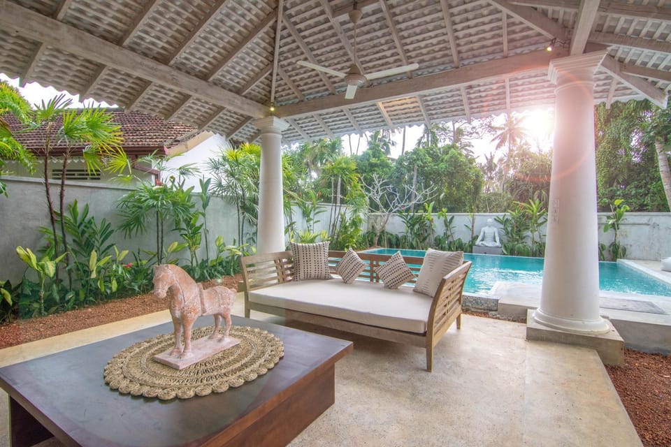 Decorative detail, Pool view, Swimming pool, Swimming pool