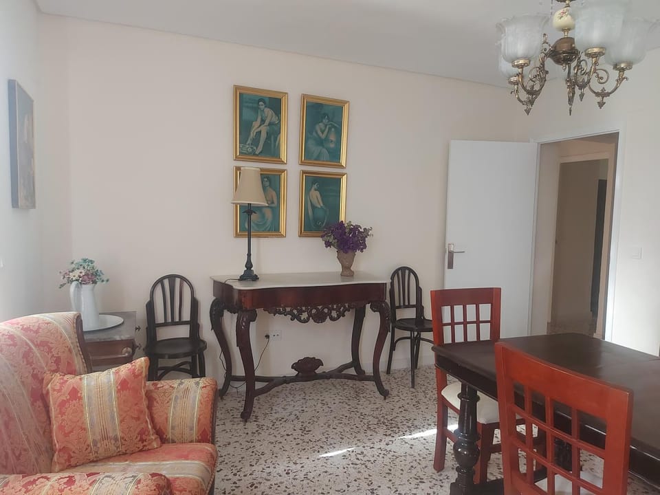 Living room, Seating area, Dining area
