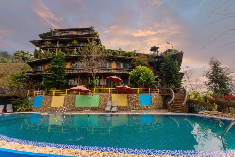 Swimming pool