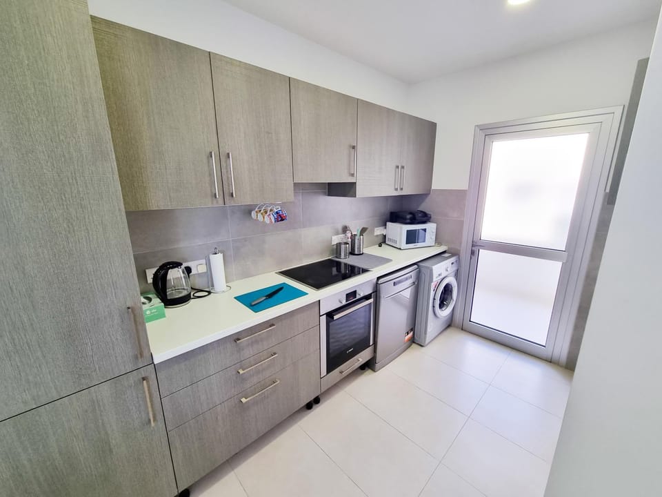 Coffee/tea facilities, Kitchen or kitchenette, minibar, pet friendly, stove, toaster