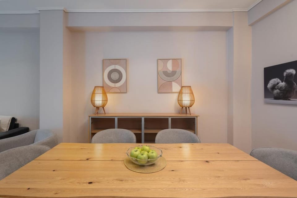 Decorative detail, Seating area, Dining area