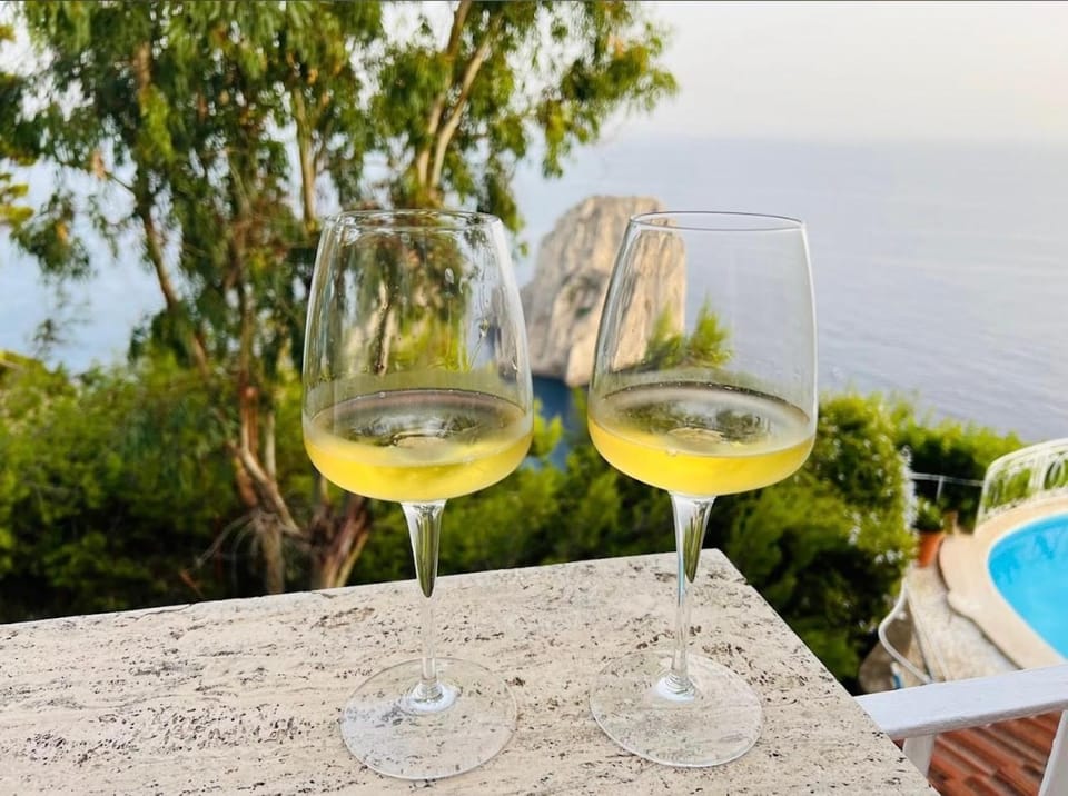 Food and drinks, Sea view, Drinks