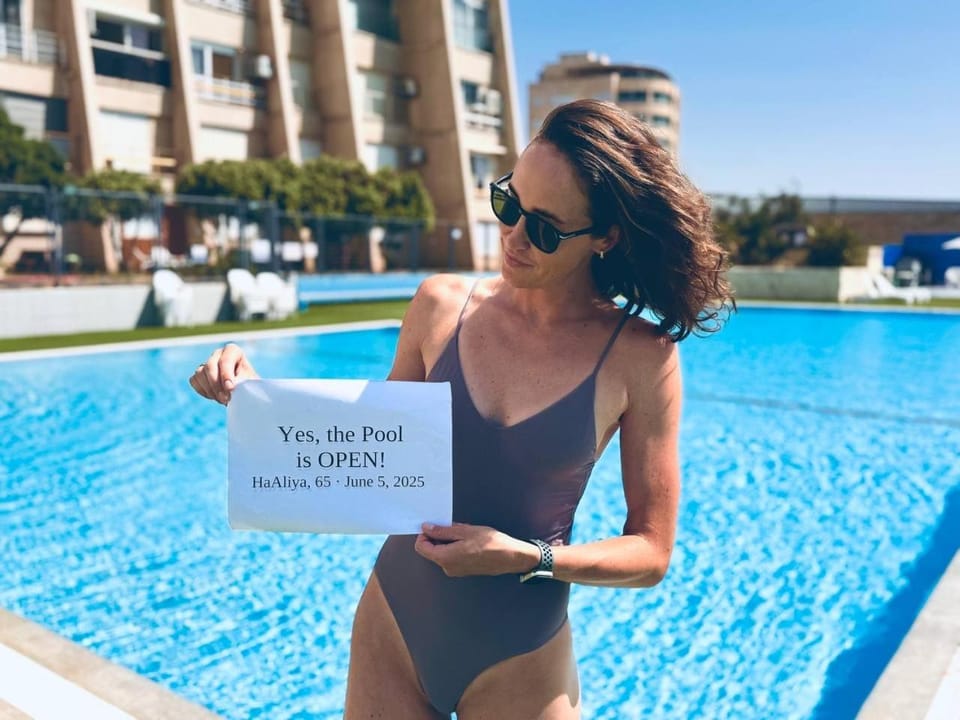 Day, People, Pool view, Swimming pool