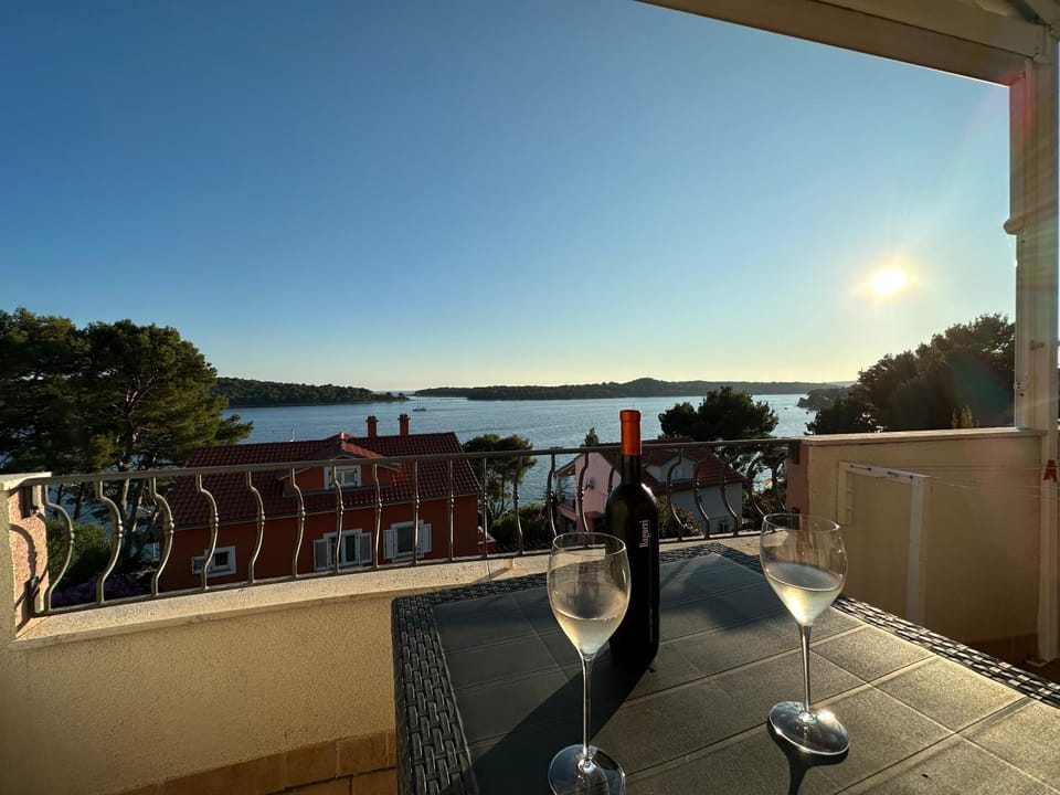 Natural landscape, View (from property/room), Balcony/Terrace, Balcony/Terrace, Sea view, Drinks