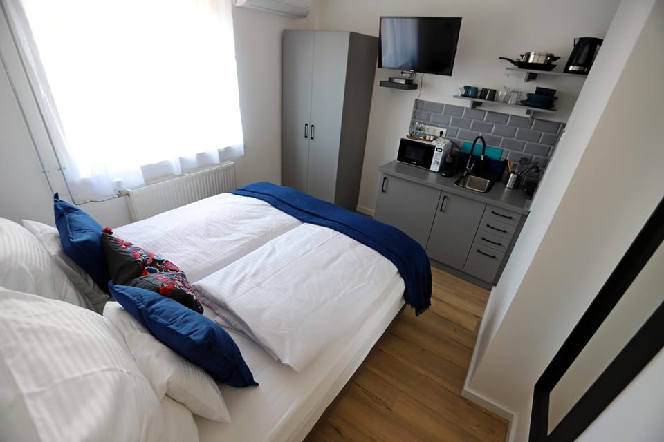 Kitchen or kitchenette, Photo of the whole room