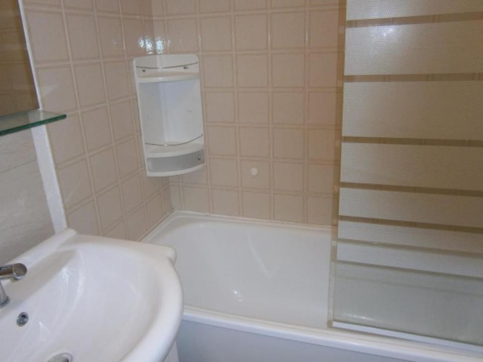 Bathroom, Living room