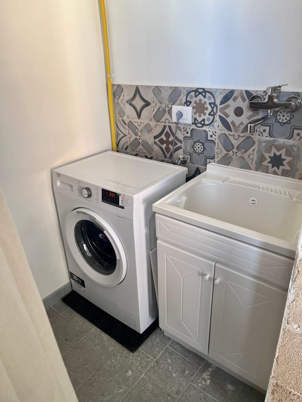 laundry, washing machine