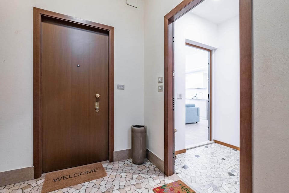 Easylife - Milano- Privata Angera 10S - Centrale Apartment in Milan