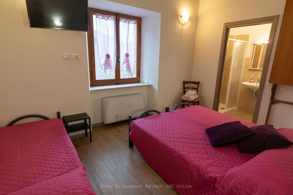 AFFITTACAMERE RISTORANTE GUAITA SANT'EUTIZIO Hotel in Umbria