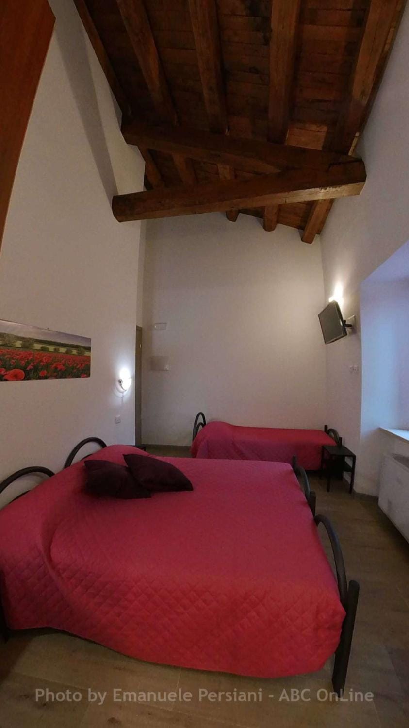 AFFITTACAMERE RISTORANTE GUAITA SANT'EUTIZIO Hotel in Umbria