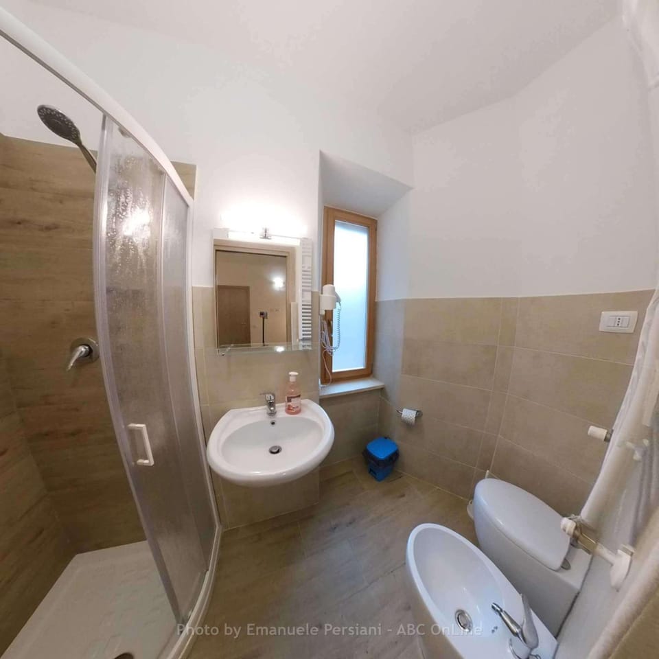 AFFITTACAMERE RISTORANTE GUAITA SANT'EUTIZIO Hotel in Umbria