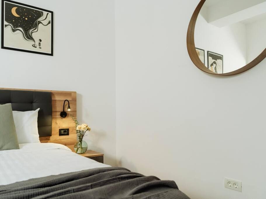 Central 3 Apartment - New Building & Parking Apartment in Bucharest