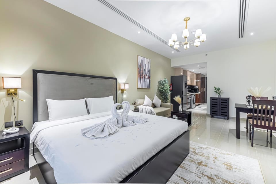 Kitchen or kitchenette, Seating area, Bedroom