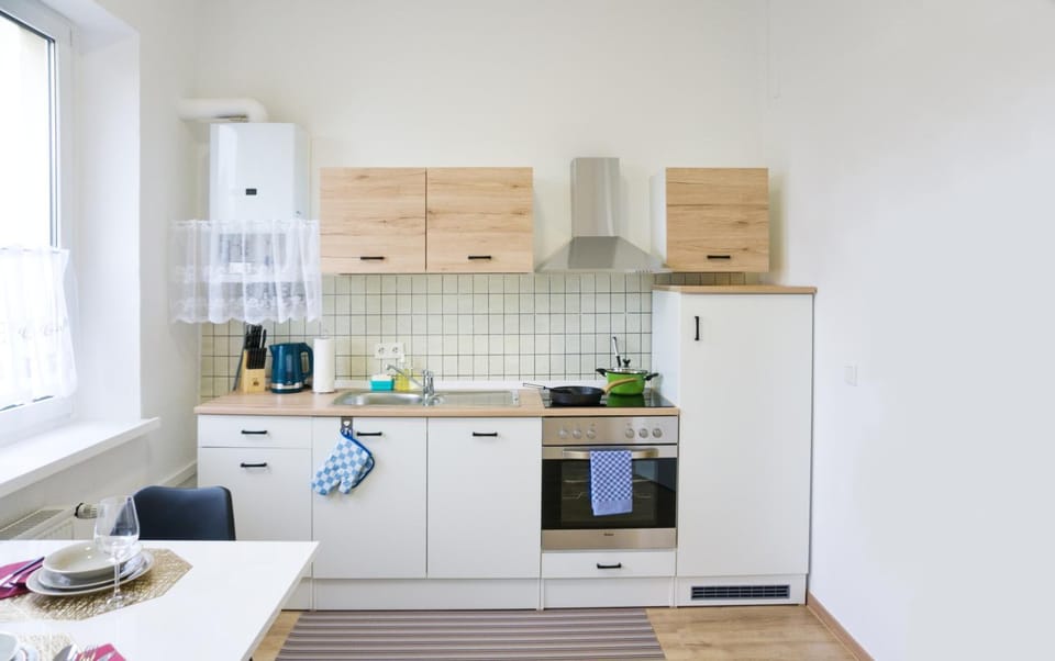 Coffee/tea facilities, Kitchen or kitchenette, minibar, pet friendly, stove, toaster