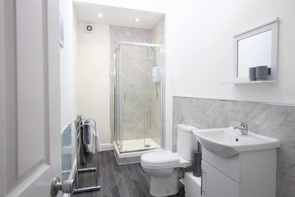 Shower, Toilet, Bathroom