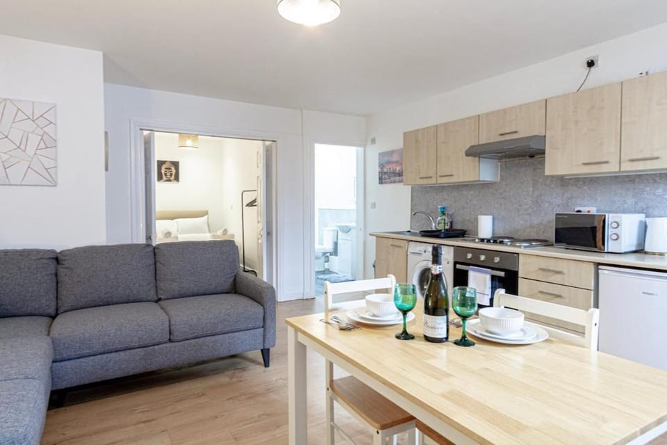 Cosy & Fully Equipped Cottage in Swinton Apartment in England