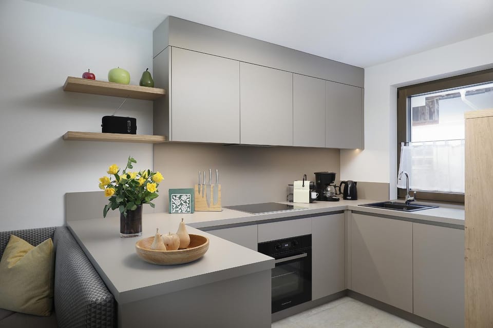 Coffee/tea facilities, Kitchen or kitchenette, pet friendly, stove