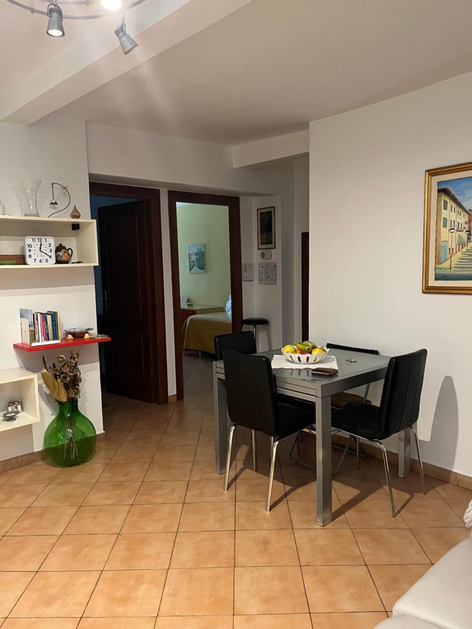 Seating area, Dining area