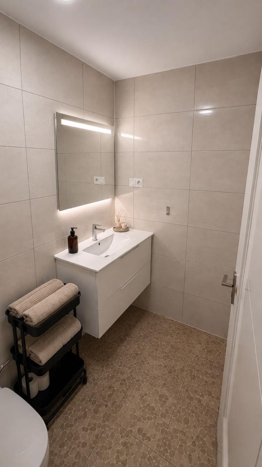 Toilet, Bathroom, hair dryier