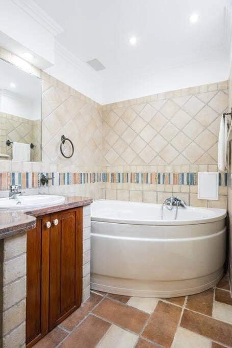 Classy Queen Elisabeth - 2BR Apartment Apartment in Bucharest