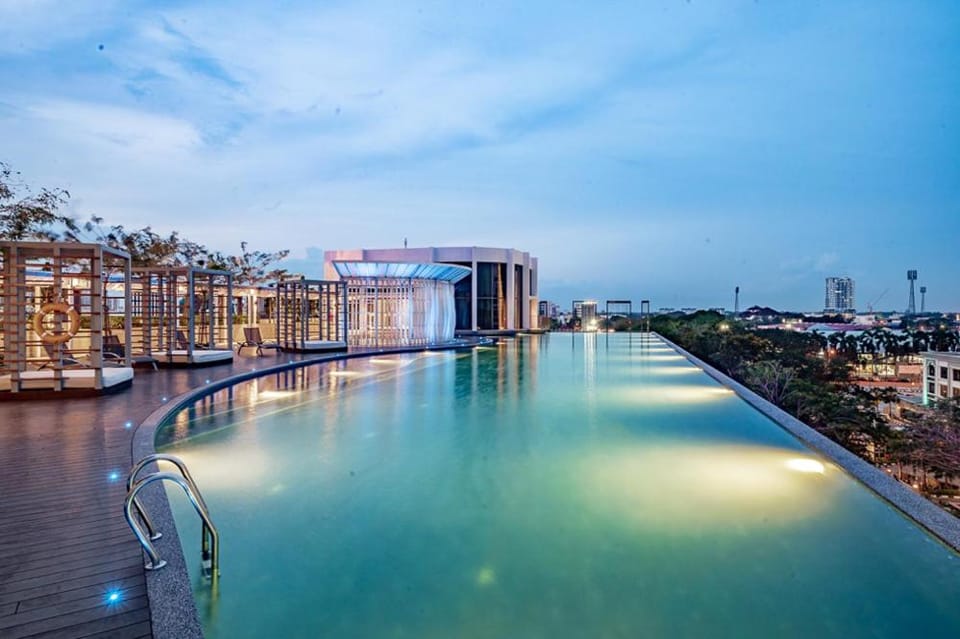 Swimming pool
