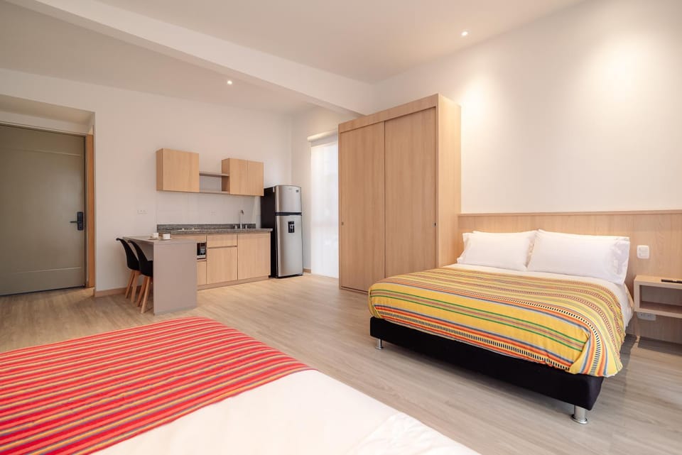 Bed, Kitchen or kitchenette, Bedroom