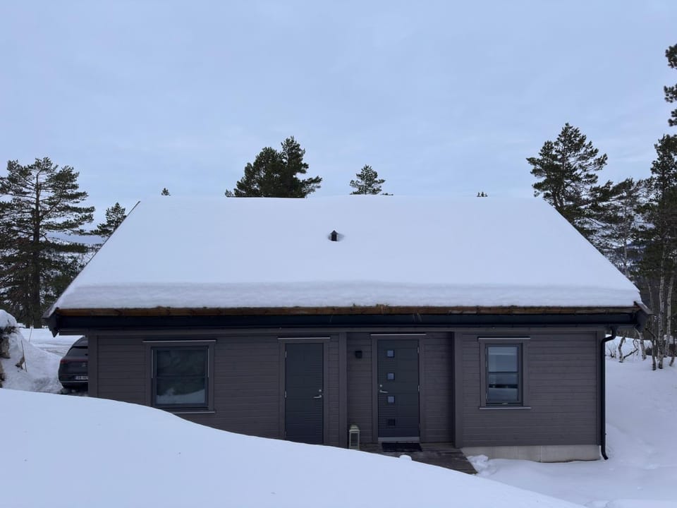 Property building, Day, Winter