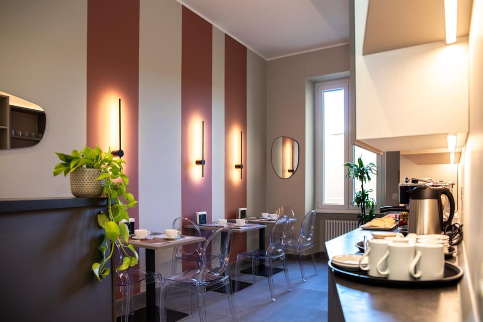 Kitchen or kitchenette, Breakfast