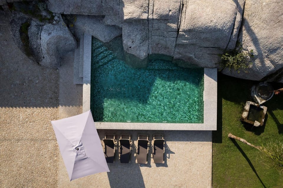 Swimming pool, sunbed