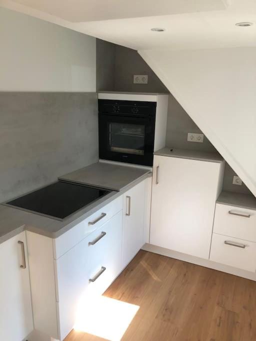 Kitchen or kitchenette, pet friendly, stove