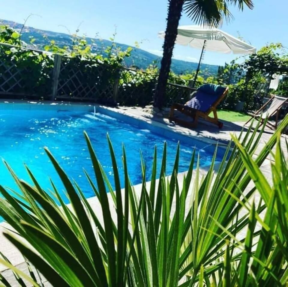 Casa de Férias completa com Piscina privada, Casa do Vale - DOURO, independente, vistas deslumbrantes House in Vila Real District
