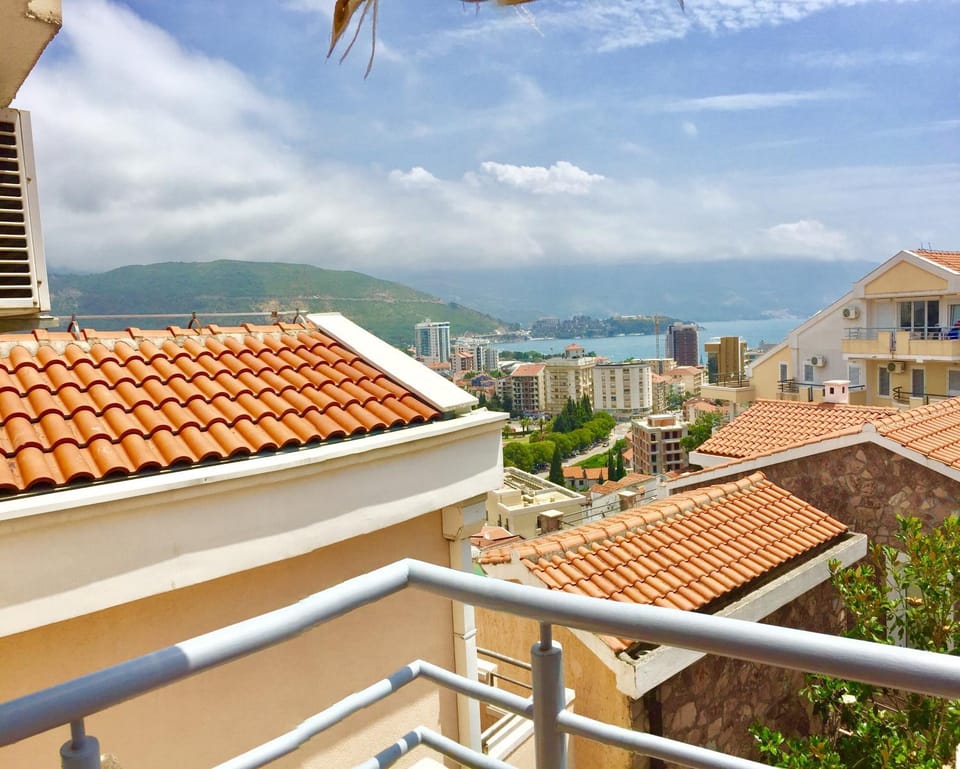 View (from property/room), City view, Garden view, Mountain view, Sea view, Street view