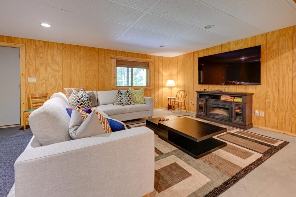 Cozy Arkdale Wood Cabin Near Petenwell Lake! Cabin in Petenwell Lake