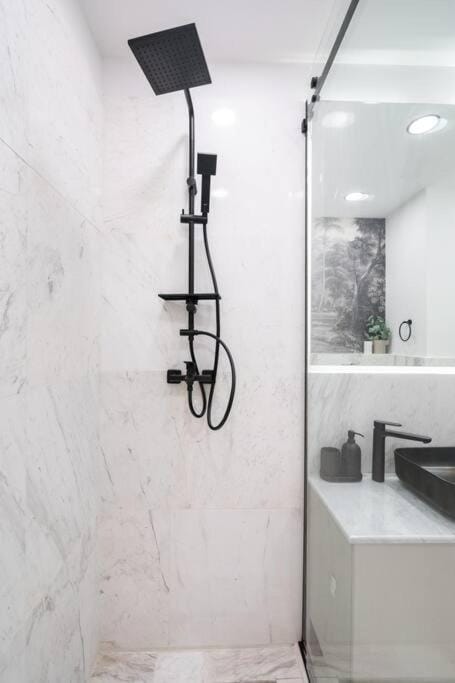 Winsome 2BR apartment on Calea Victoriei Apartment in Bucharest
