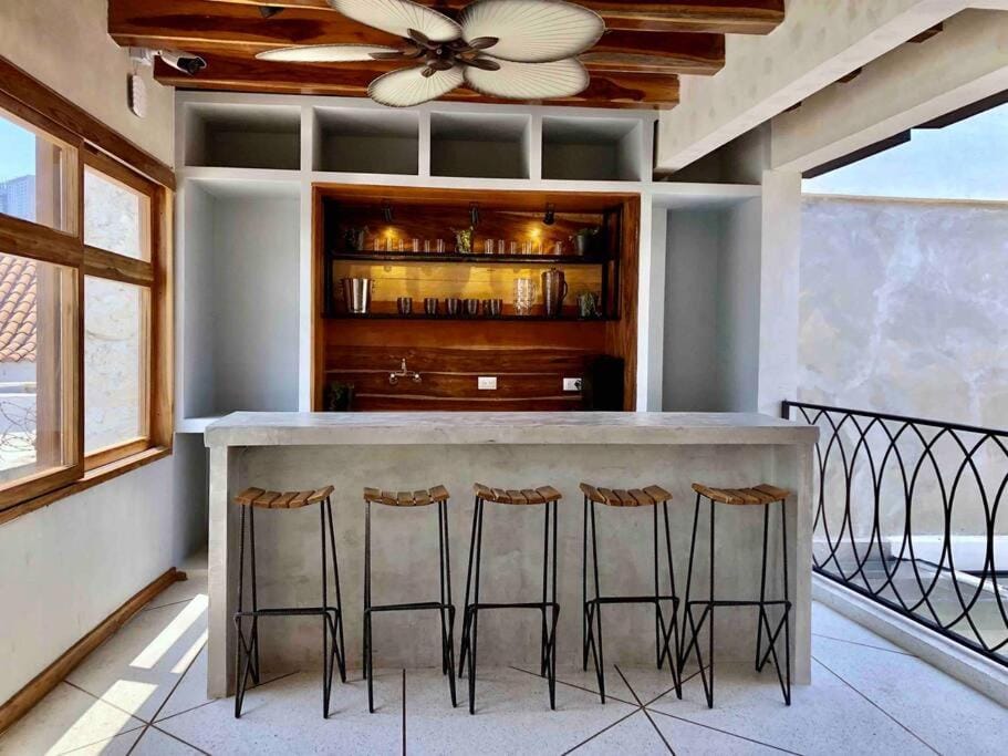 Casa San Antonio, Villa de diseño con piscina en la azotea. Villa in Cartagena