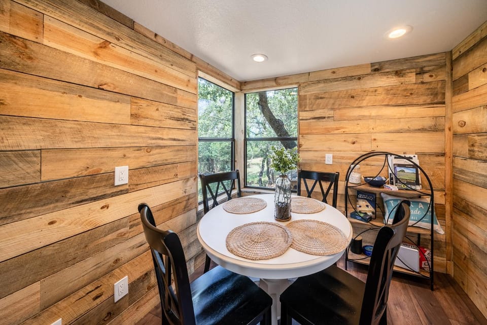 Texas Retreat - Sunset Hill House in Wimberley