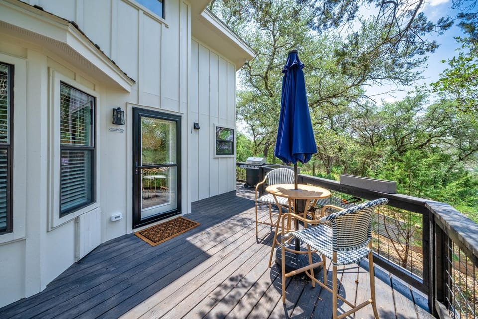 Texas Retreat - Sunset Hill House in Wimberley