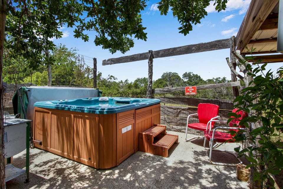 Swing On Inn- Honeycomb Hideaway Suite Apartment in Rio Grande