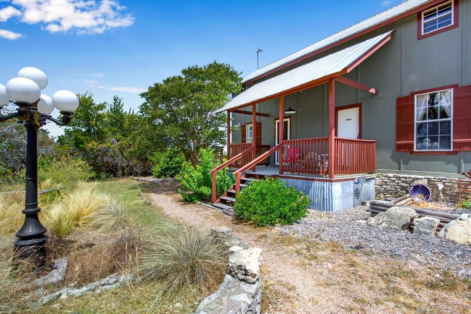 Swing On Inn- Honeycomb Hideaway Suite Apartment in Rio Grande