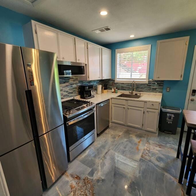 18Th Street - Galveston Seawall Close to Attractions! Remodeled! House in Galveston Island