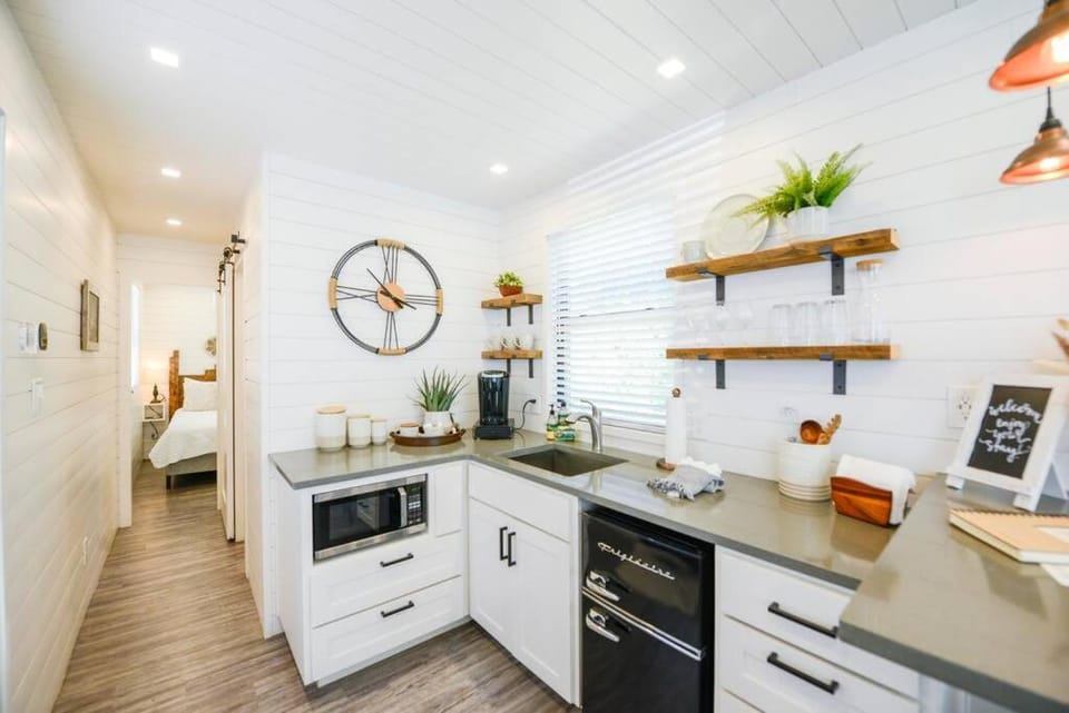 New Luxury Shipping Container House in Rio Grande